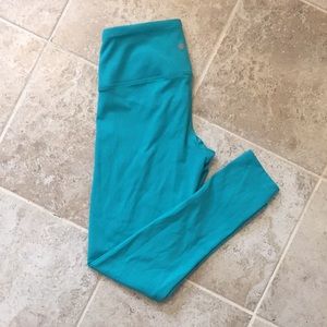 High waisted yogalicious crop legging